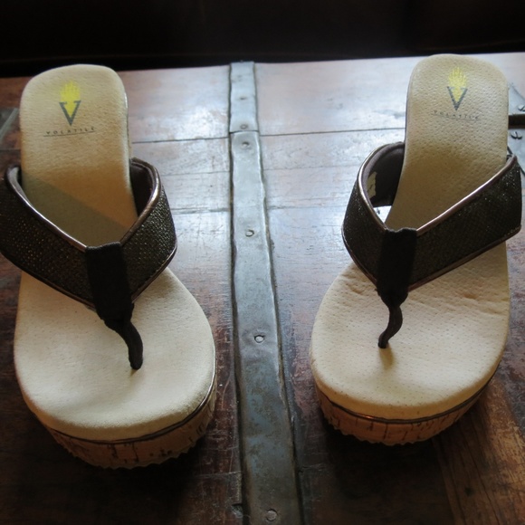 comfy wedge flip flops